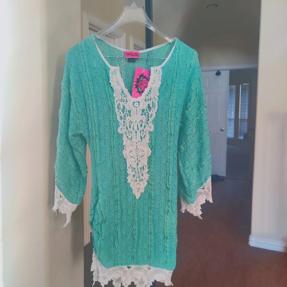Demi Loon Lace Details Blouse NWT